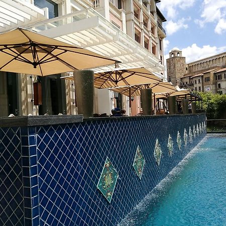 Pivot Hotel Montecasino Йоханнесбург Экстерьер фото