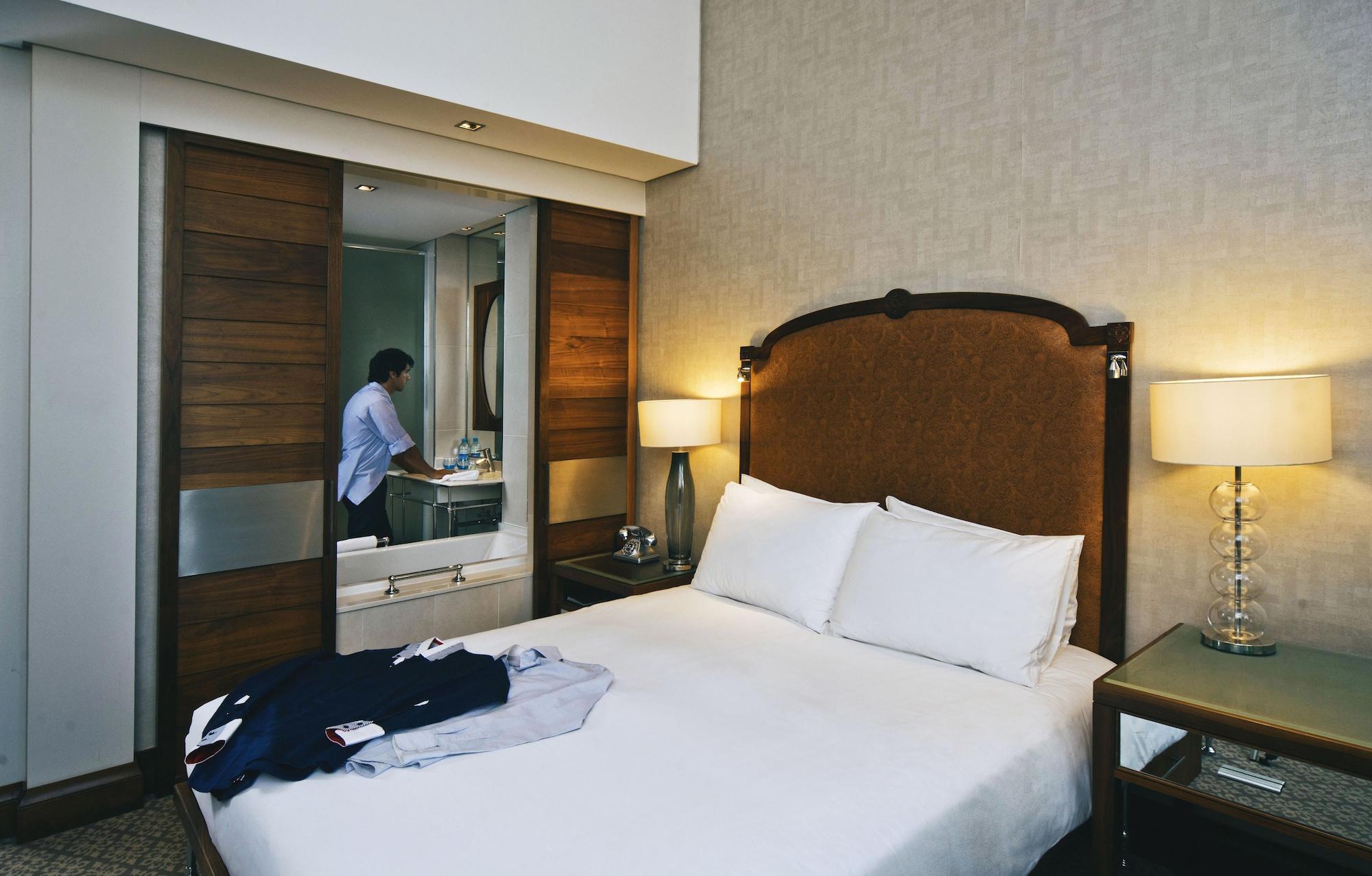 Pivot Hotel Montecasino Йоханнесбург Экстерьер фото