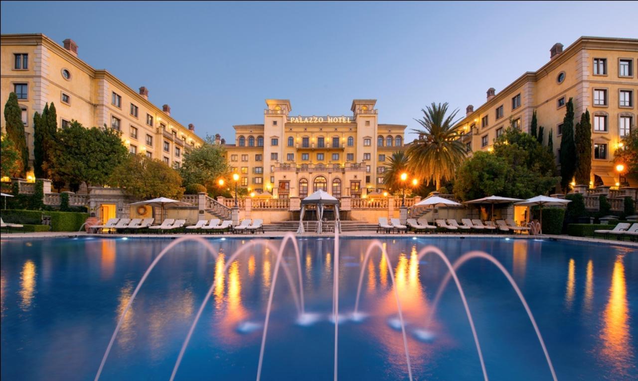 Pivot Hotel Montecasino Йоханнесбург Экстерьер фото