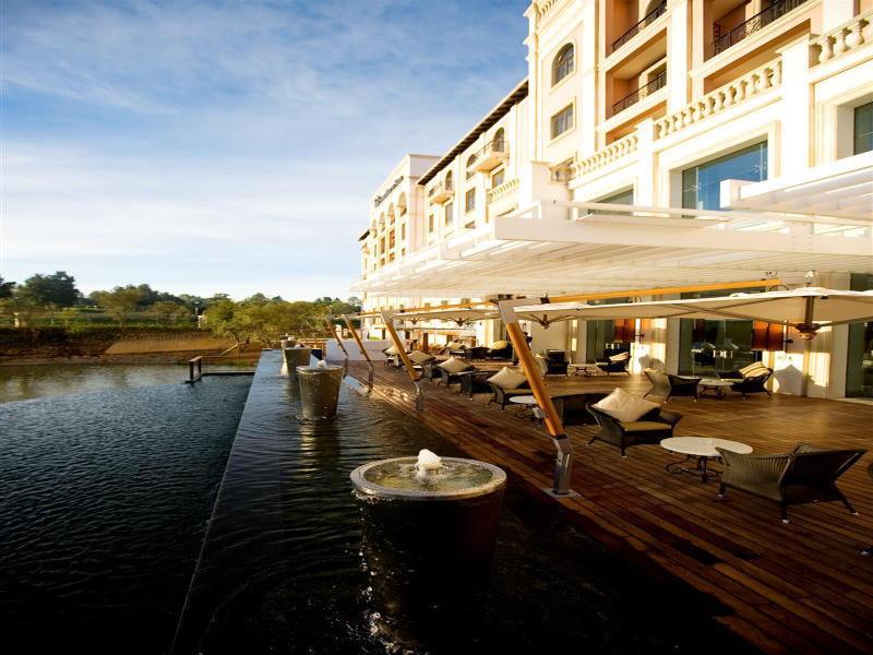 Pivot Hotel Montecasino Йоханнесбург Экстерьер фото