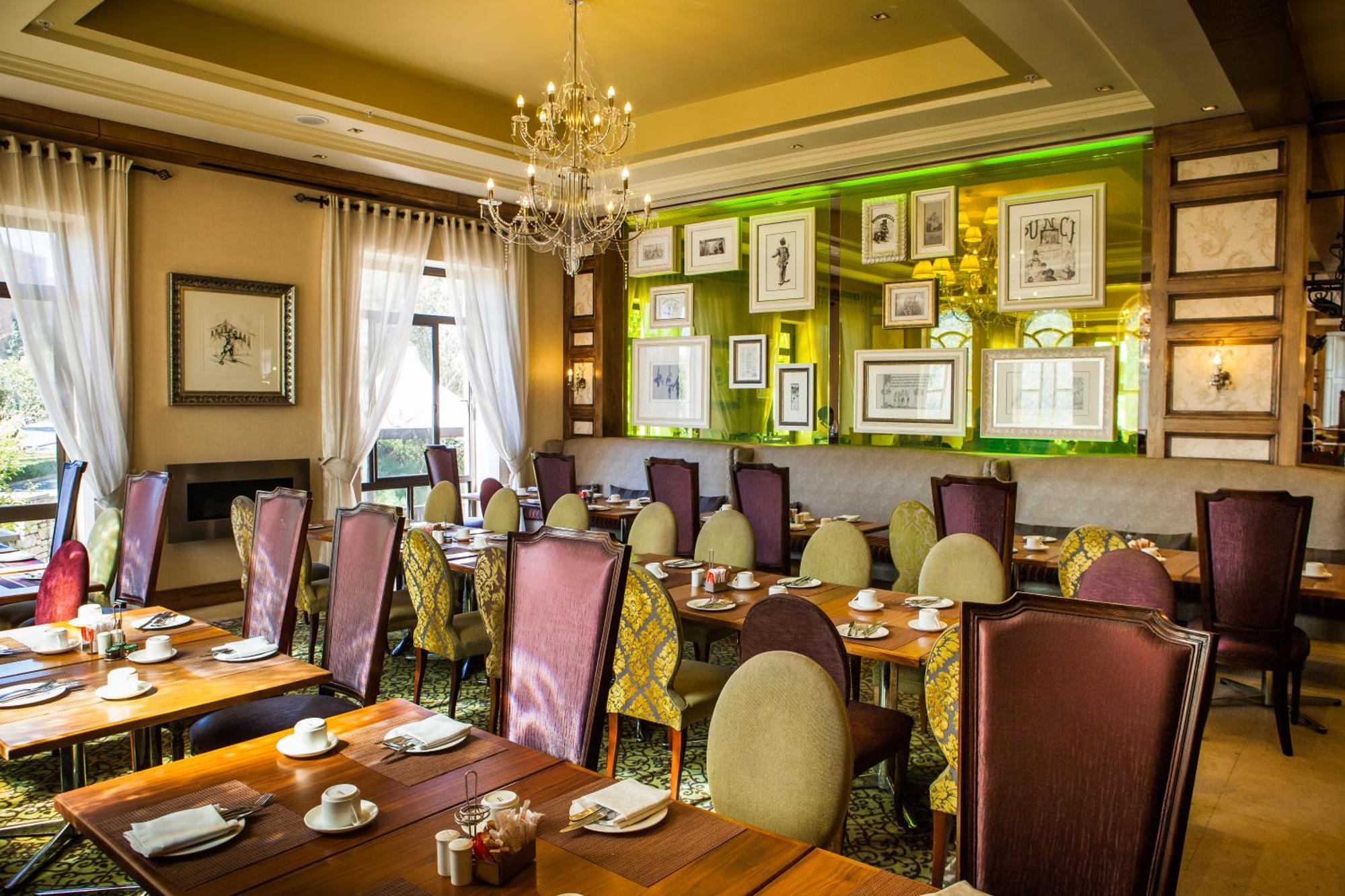 Pivot Hotel Montecasino Йоханнесбург Экстерьер фото