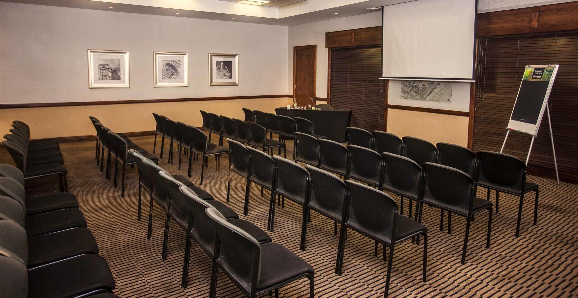 Pivot Hotel Montecasino Йоханнесбург Экстерьер фото